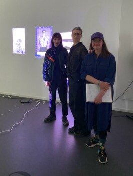 glitched skins and surfaces, lecture performance in the framework of KIweek at Folkwang University of the Arts, featuring a conversation between Yvon Chabrowski, Prof. Kathi Keppel, and Prof. Jana Müller.©Yvon Chabrowski