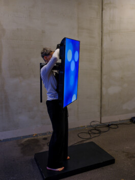 Yvon Chabrowski ‘shattered layers: surfaces, body, and ki’ ©Martin von den Driesch